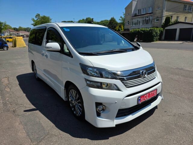 Белый Тойота Веллфаир, объемом двигателя 2.4 л и пробегом 84 тыс. км за 17900 $, фото 2 на Automoto.ua