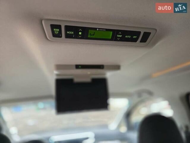Белый Тойота Веллфаир, объемом двигателя 2.4 л и пробегом 83 тыс. км за 18500 $, фото 37 на Automoto.ua