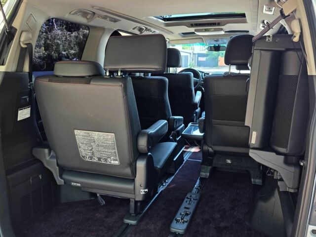 Белый Тойота Веллфаир, объемом двигателя 2.4 л и пробегом 84 тыс. км за 17900 $, фото 20 на Automoto.ua