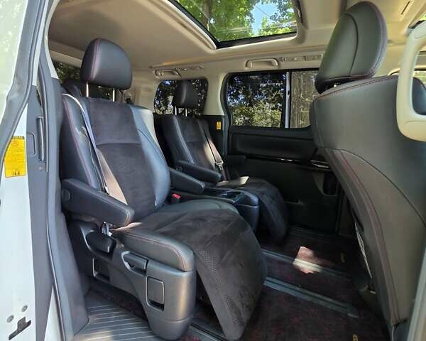 Белый Тойота Веллфаир, объемом двигателя 2.4 л и пробегом 84 тыс. км за 18500 $, фото 42 на Automoto.ua