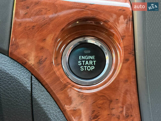 Білий Тойота Веллфаір, об'ємом двигуна 2.36 л та пробігом 84 тис. км за 16500 $, фото 52 на Automoto.ua