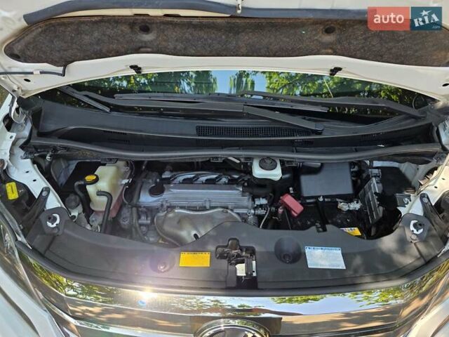 Белый Тойота Веллфаир, объемом двигателя 2.4 л и пробегом 84 тыс. км за 18500 $, фото 47 на Automoto.ua