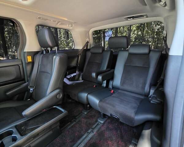 Белый Тойота Веллфаир, объемом двигателя 2.4 л и пробегом 84 тыс. км за 18500 $, фото 37 на Automoto.ua