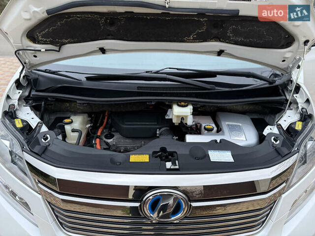 Білий Тойота Веллфаір, об'ємом двигуна 2.36 л та пробігом 69 тис. км за 23500 $, фото 147 на Automoto.ua