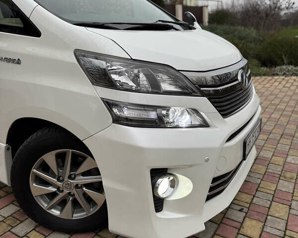 Білий Тойота Веллфаір, об'ємом двигуна 2.36 л та пробігом 69 тис. км за 23500 $, фото 13 на Automoto.ua