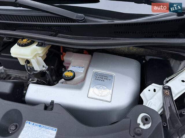 Білий Тойота Веллфаір, об'ємом двигуна 2.36 л та пробігом 69 тис. км за 23500 $, фото 146 на Automoto.ua