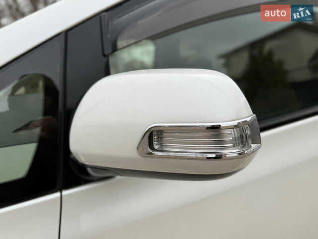 Білий Тойота Веллфаір, об'ємом двигуна 2.36 л та пробігом 69 тис. км за 23500 $, фото 27 на Automoto.ua