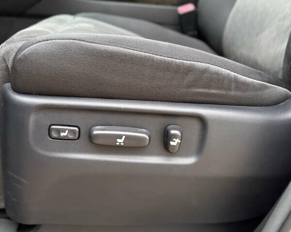 Білий Тойота Веллфаір, об'ємом двигуна 2.36 л та пробігом 69 тис. км за 23500 $, фото 82 на Automoto.ua