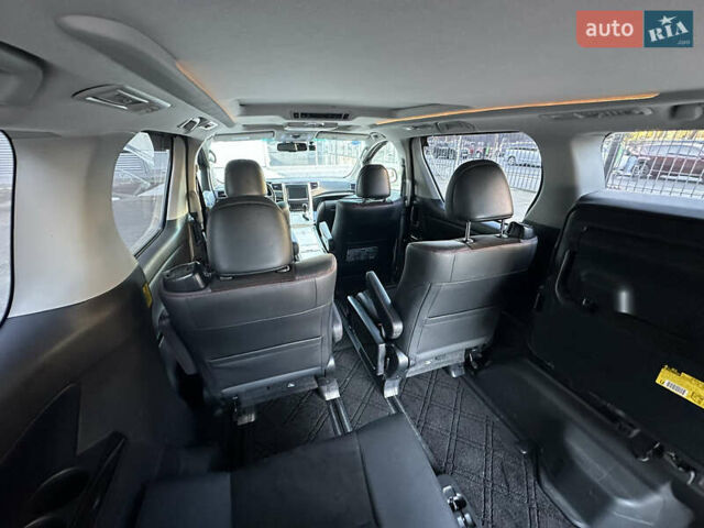 Белый Тойота Веллфаир, объемом двигателя 2.36 л и пробегом 57 тыс. км за 19200 $, фото 17 на Automoto.ua