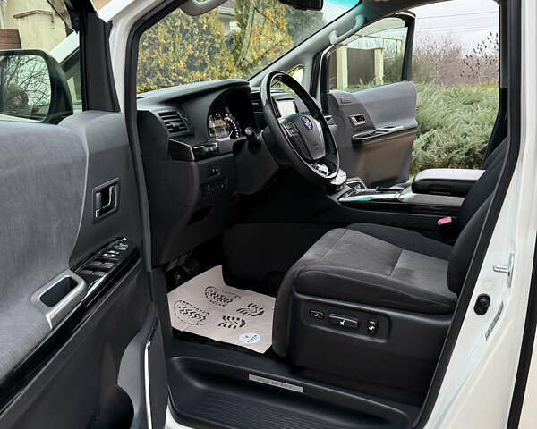 Білий Тойота Веллфаір, об'ємом двигуна 2.36 л та пробігом 69 тис. км за 23500 $, фото 86 на Automoto.ua