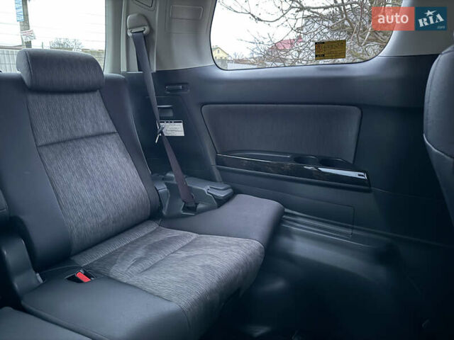 Білий Тойота Веллфаір, об'ємом двигуна 2.36 л та пробігом 69 тис. км за 23500 $, фото 134 на Automoto.ua