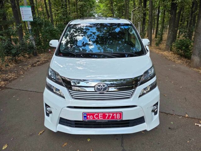 Белый Тойота Веллфаир, объемом двигателя 2.4 л и пробегом 97 тыс. км за 17900 $, фото 1 на Automoto.ua