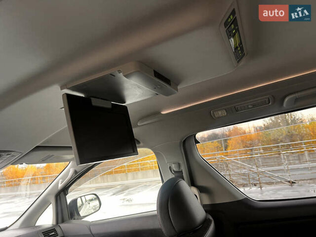Білий Тойота Веллфаір, об'ємом двигуна 2.36 л та пробігом 82 тис. км за 18500 $, фото 10 на Automoto.ua