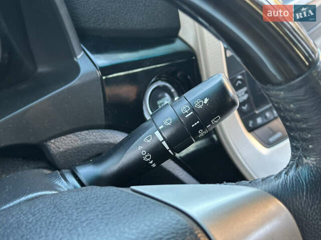 Белый Тойота Веллфаир, объемом двигателя 2.36 л и пробегом 57 тыс. км за 19200 $, фото 52 на Automoto.ua