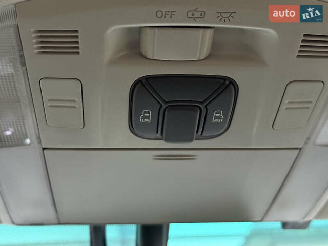 Білий Тойота Веллфаір, об'ємом двигуна 2.36 л та пробігом 69 тис. км за 23500 $, фото 104 на Automoto.ua