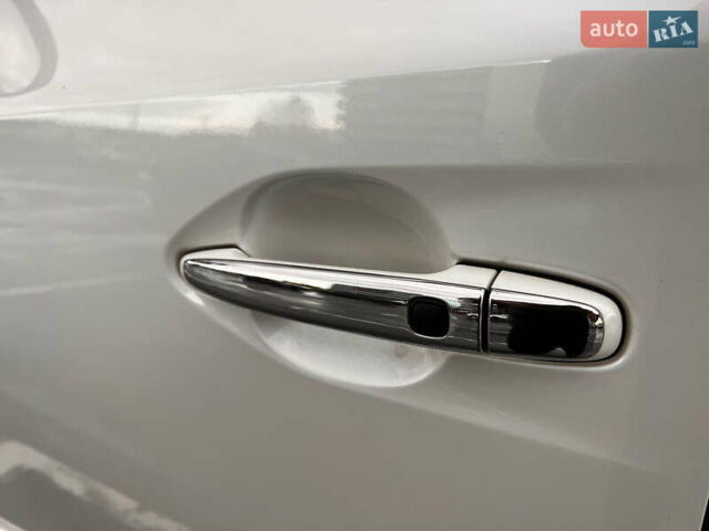 Білий Тойота Веллфаір, об'ємом двигуна 2.36 л та пробігом 82 тис. км за 18500 $, фото 18 на Automoto.ua