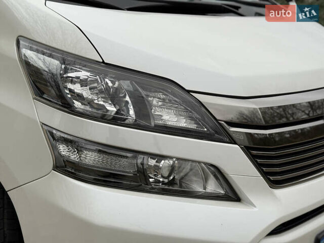 Білий Тойота Веллфаір, об'ємом двигуна 2.36 л та пробігом 69 тис. км за 23500 $, фото 25 на Automoto.ua