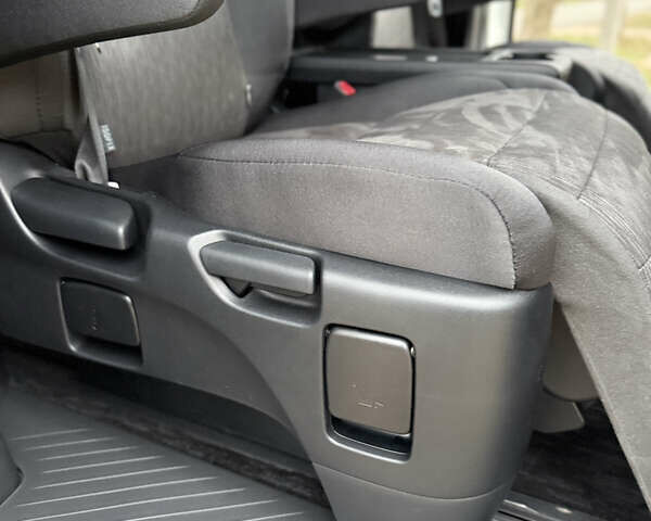 Білий Тойота Веллфаір, об'ємом двигуна 2.36 л та пробігом 69 тис. км за 23500 $, фото 125 на Automoto.ua