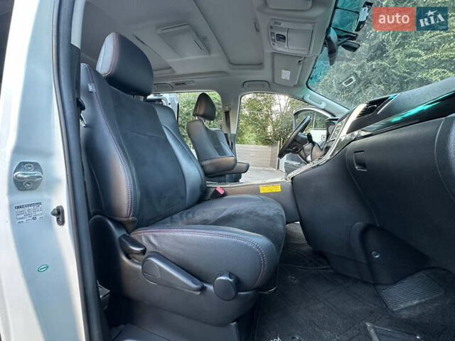 Белый Тойота Веллфаир, объемом двигателя 2.36 л и пробегом 57 тыс. км за 19200 $, фото 40 на Automoto.ua