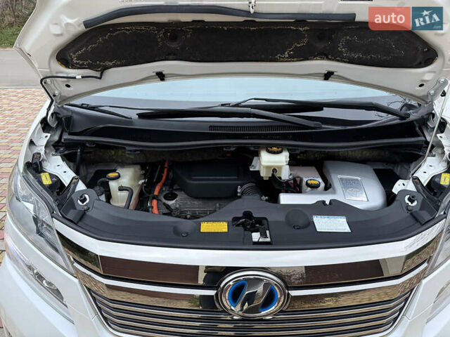 Білий Тойота Веллфаір, об'ємом двигуна 2.36 л та пробігом 69 тис. км за 23500 $, фото 149 на Automoto.ua