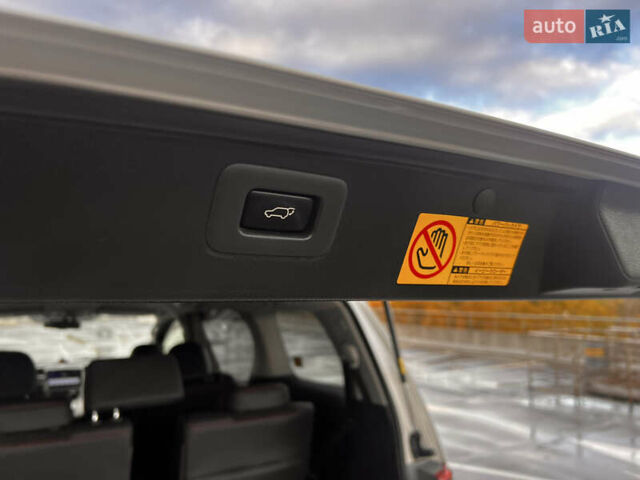 Білий Тойота Веллфаір, об'ємом двигуна 2.36 л та пробігом 82 тис. км за 18500 $, фото 11 на Automoto.ua