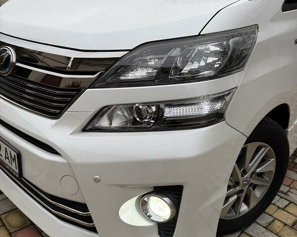 Білий Тойота Веллфаір, об'ємом двигуна 2.36 л та пробігом 69 тис. км за 23500 $, фото 15 на Automoto.ua