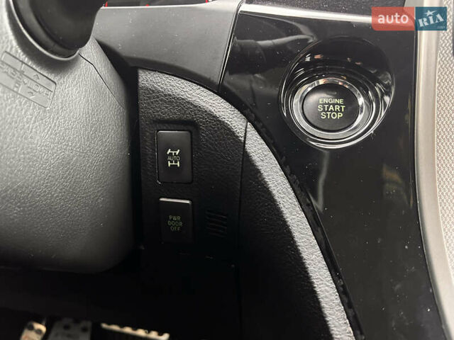 Білий Тойота Веллфаір, об'ємом двигуна 2.36 л та пробігом 82 тис. км за 18500 $, фото 26 на Automoto.ua