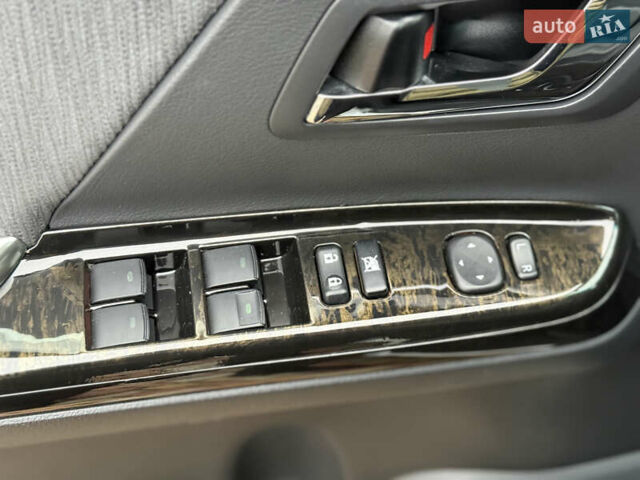 Білий Тойота Веллфаір, об'ємом двигуна 2.36 л та пробігом 69 тис. км за 23500 $, фото 80 на Automoto.ua