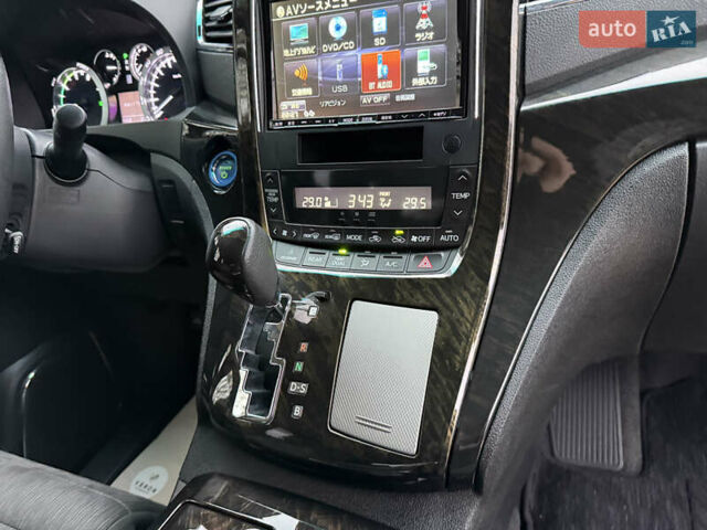 Білий Тойота Веллфаір, об'ємом двигуна 2.36 л та пробігом 69 тис. км за 23500 $, фото 98 на Automoto.ua