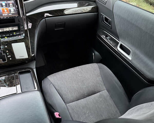 Білий Тойота Веллфаір, об'ємом двигуна 2.36 л та пробігом 69 тис. км за 23500 $, фото 77 на Automoto.ua