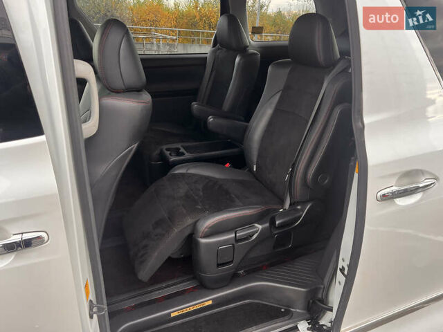 Білий Тойота Веллфаір, об'ємом двигуна 2.36 л та пробігом 82 тис. км за 18500 $, фото 7 на Automoto.ua