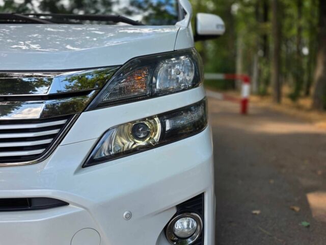 Белый Тойота Веллфаир, объемом двигателя 2.4 л и пробегом 97 тыс. км за 17900 $, фото 21 на Automoto.ua