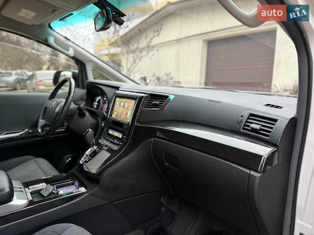 Білий Тойота Веллфаір, об'ємом двигуна 2.36 л та пробігом 69 тис. км за 23500 $, фото 118 на Automoto.ua