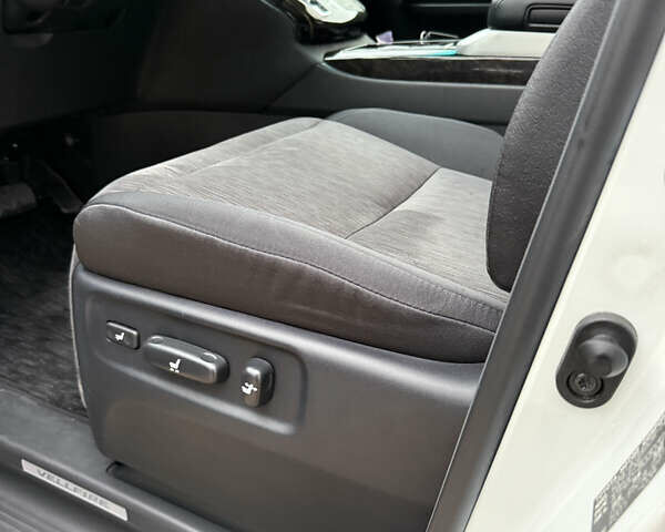 Білий Тойота Веллфаір, об'ємом двигуна 2.36 л та пробігом 69 тис. км за 23500 $, фото 84 на Automoto.ua