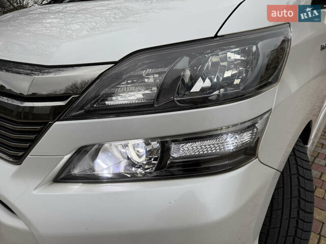 Білий Тойота Веллфаір, об'ємом двигуна 2.36 л та пробігом 69 тис. км за 23500 $, фото 32 на Automoto.ua
