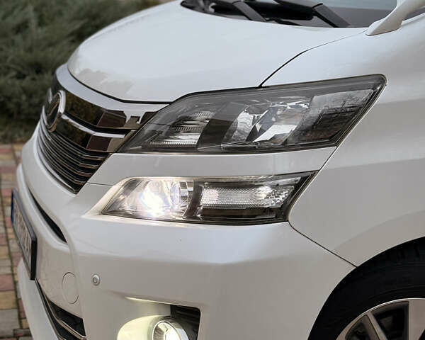 Білий Тойота Веллфаір, об'ємом двигуна 2.36 л та пробігом 69 тис. км за 23500 $, фото 59 на Automoto.ua