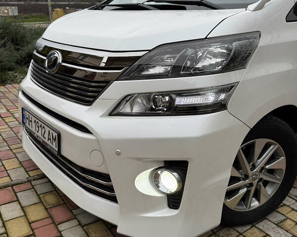 Білий Тойота Веллфаір, об'ємом двигуна 2.36 л та пробігом 69 тис. км за 23500 $, фото 55 на Automoto.ua