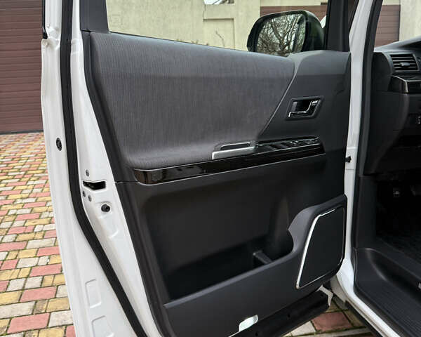 Білий Тойота Веллфаір, об'ємом двигуна 2.36 л та пробігом 69 тис. км за 23500 $, фото 83 на Automoto.ua