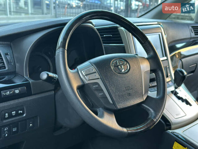 Белый Тойота Веллфаир, объемом двигателя 2.36 л и пробегом 57 тыс. км за 19200 $, фото 42 на Automoto.ua