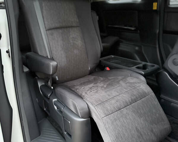 Білий Тойота Веллфаір, об'ємом двигуна 2.36 л та пробігом 69 тис. км за 23500 $, фото 114 на Automoto.ua