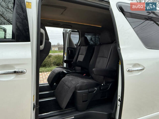 Білий Тойота Веллфаір, об'ємом двигуна 2.36 л та пробігом 69 тис. км за 23500 $, фото 124 на Automoto.ua