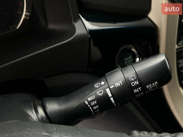 Білий Тойота Веллфаір, об'ємом двигуна 2.36 л та пробігом 95 тис. км за 17900 $, фото 13 на Automoto.ua