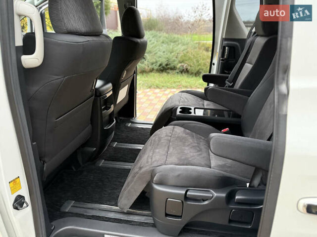 Білий Тойота Веллфаір, об'ємом двигуна 2.36 л та пробігом 69 тис. км за 23500 $, фото 126 на Automoto.ua