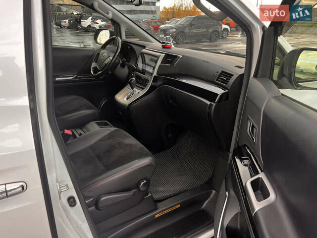 Білий Тойота Веллфаір, об'ємом двигуна 2.36 л та пробігом 82 тис. км за 18500 $, фото 14 на Automoto.ua