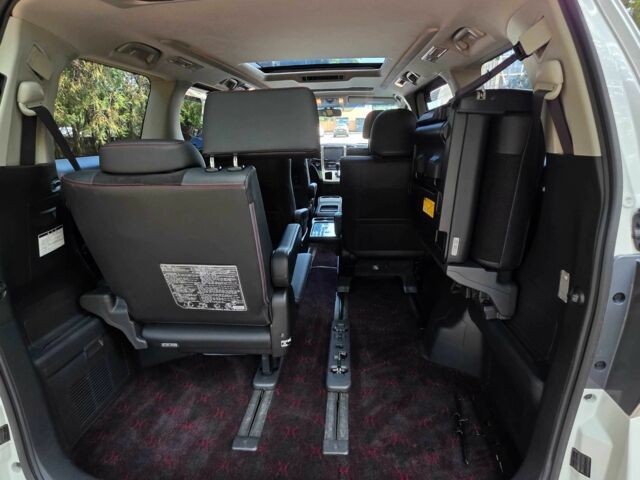 Белый Тойота Веллфаир, объемом двигателя 2.4 л и пробегом 97 тыс. км за 17900 $, фото 15 на Automoto.ua