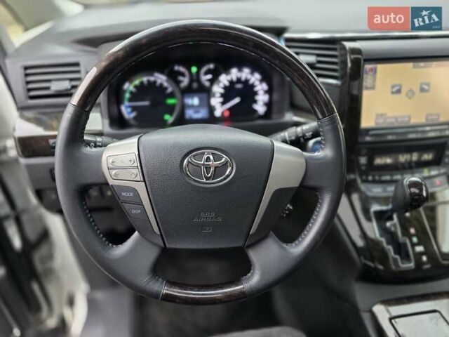 Белый Тойота Веллфаир, объемом двигателя 2.4 л и пробегом 81 тыс. км за 23000 $, фото 23 на Automoto.ua