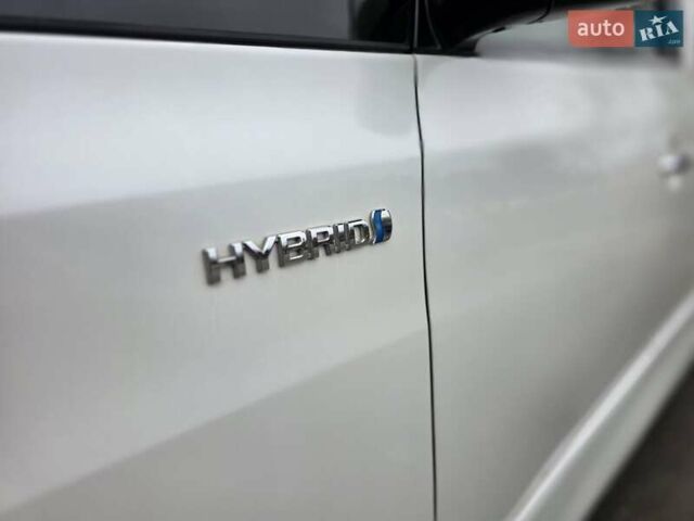 Белый Тойота Веллфаир, объемом двигателя 2.4 л и пробегом 81 тыс. км за 23000 $, фото 11 на Automoto.ua