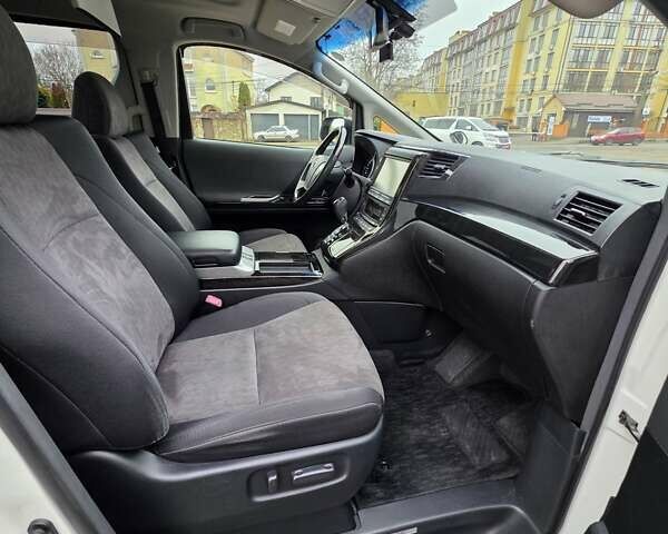 Белый Тойота Веллфаир, объемом двигателя 2.4 л и пробегом 81 тыс. км за 23000 $, фото 47 на Automoto.ua