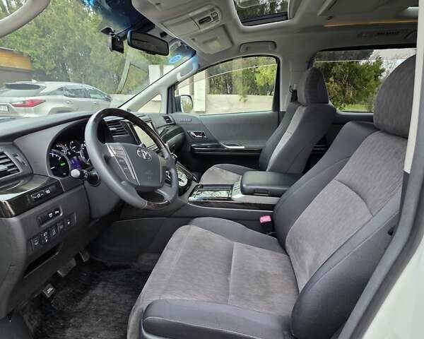 Белый Тойота Веллфаир, объемом двигателя 2.4 л и пробегом 81 тыс. км за 23000 $, фото 17 на Automoto.ua