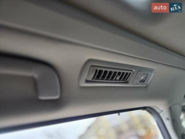 Белый Тойота Веллфаир, объемом двигателя 2.4 л и пробегом 81 тыс. км за 23000 $, фото 38 на Automoto.ua
